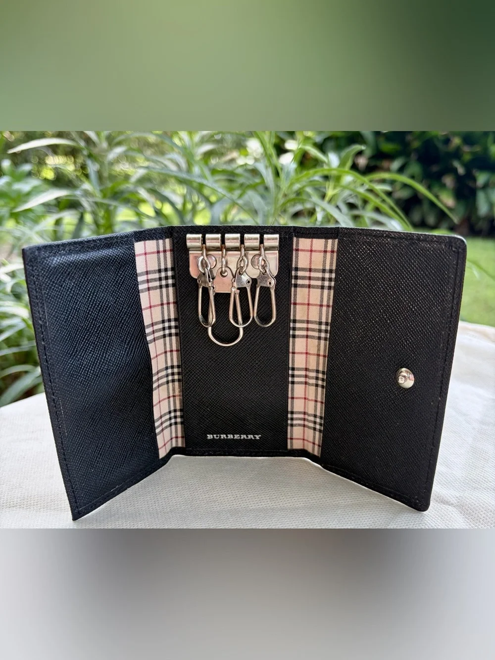EUC!!! AUTHENTIC BURBERRY Black Leather Nova Check Key Case and card holder.